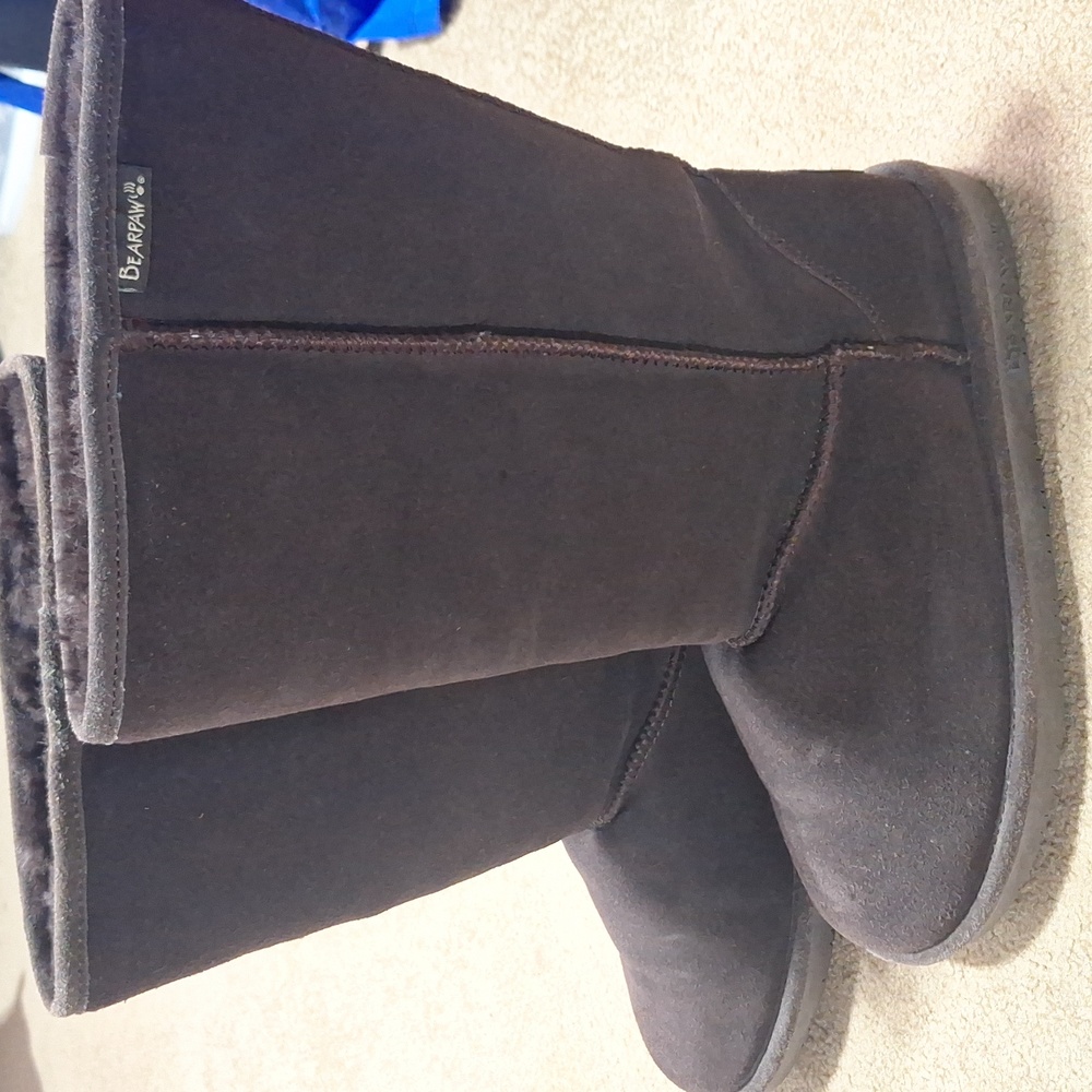Like new tall lambskin Bearpaw boots